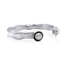 Load image into Gallery viewer, Splash Pearl Cuff